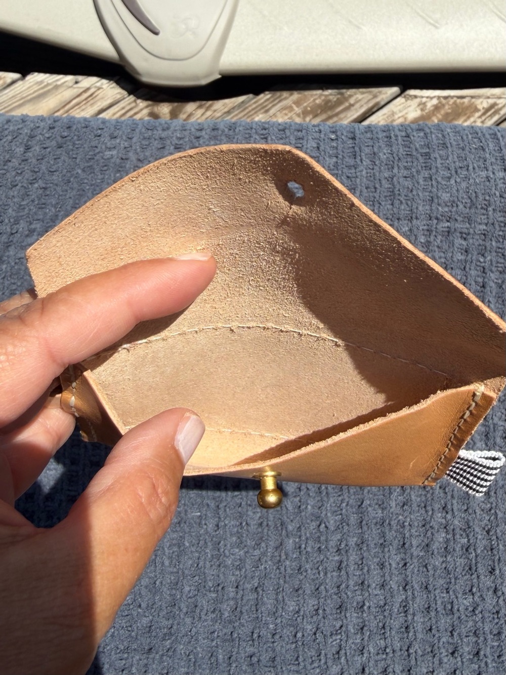 MEANWHILE back on the farm ~ Virginia keychain wallet - Picture 3 of 3